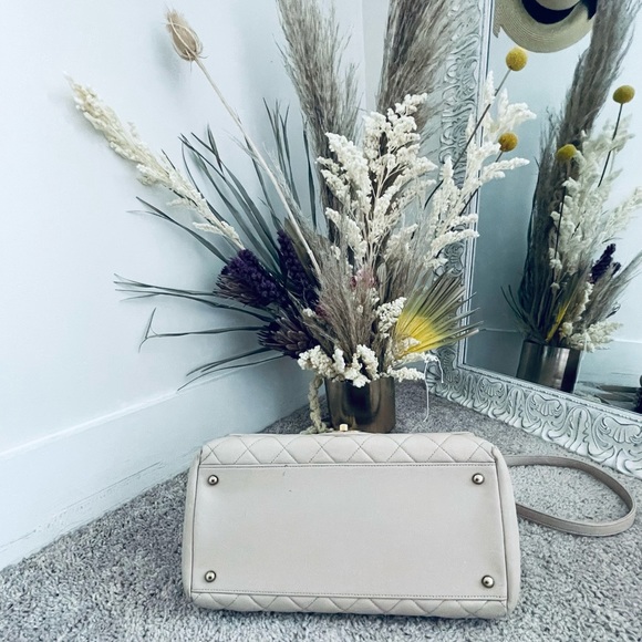 Chanel Trapezio Bag. Large. - Picture 11 of 17